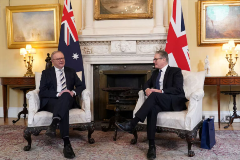 UK Prime Minister Keir Starmer and Australian Prime Minister Anthony Albanese discuss the AUKUS security pact